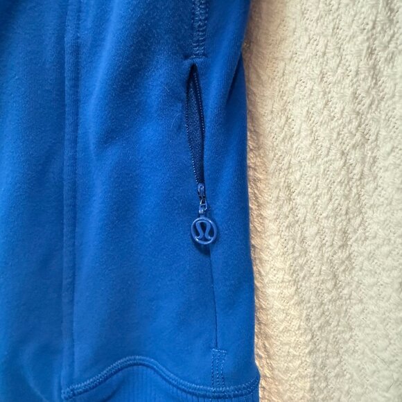 Lululemon Bhakti Yoga jacket. Asymmetrical double zip. Size 6 EUC - Picture 7 of 10